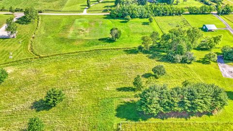 Photo of 0 Airport Road lot 1 #lot 1, Mount Vernon, OH 43050 (MLS # 226022453)