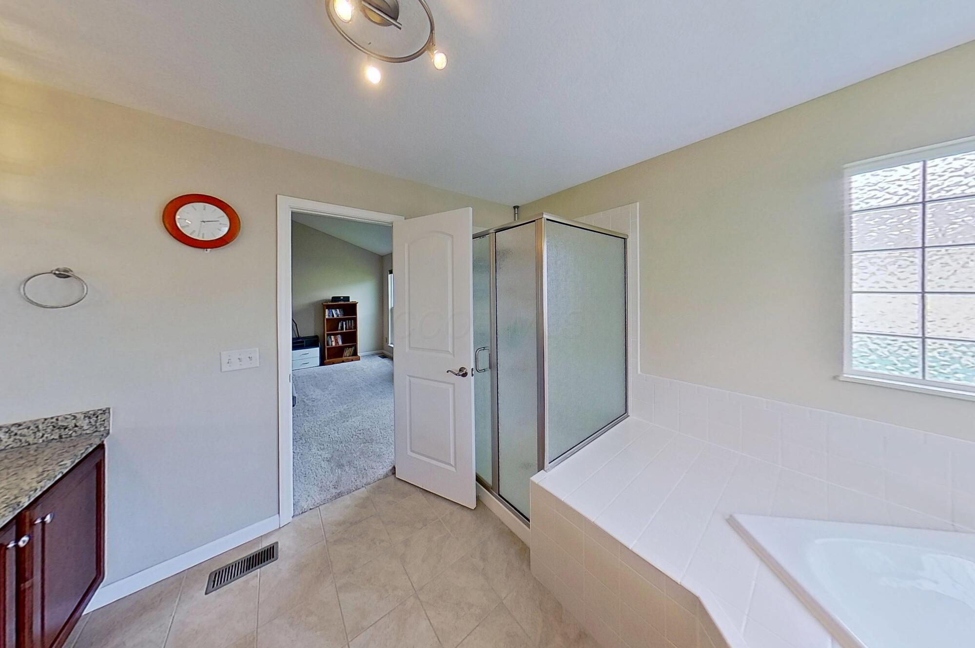 2826 Crosshurst Court, Grove City, Ohio image 30