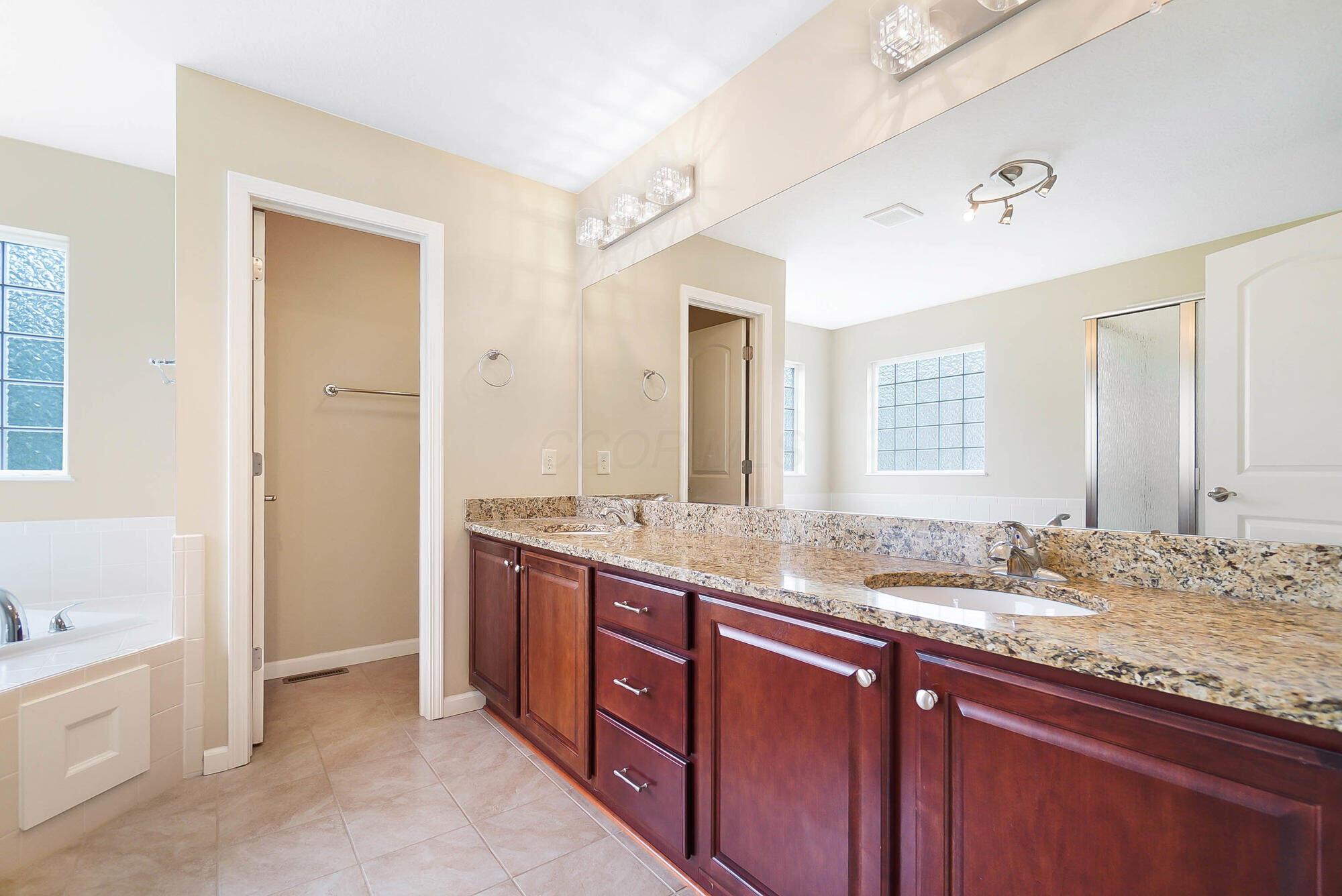 2826 Crosshurst Court, Grove City, Ohio image 28