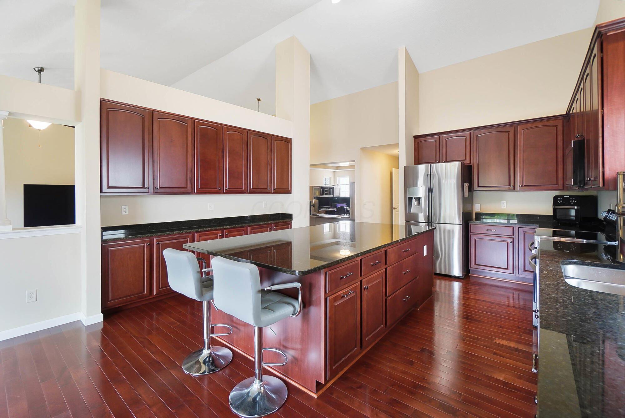 2826 Crosshurst Court, Grove City, Ohio image 25