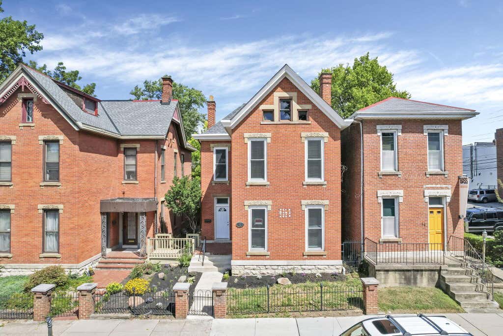 Photo of 42 King Avenue, Columbus, OH 43201 (MLS # 226022692)