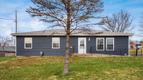 Photo of 407 North Avenue, New Lexington, OH 43764 (MLS # 225045228)