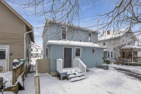Tiny photo for 54 E Stevens Street, Newark, OH 43055 (MLS # 226003285)