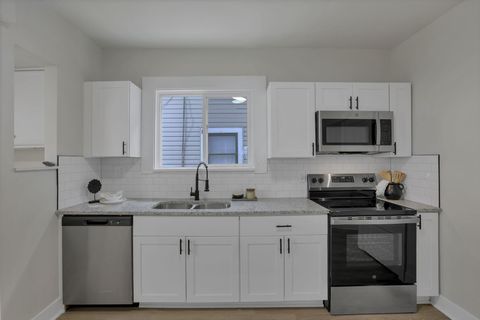 Tiny photo for 54 E Stevens Street, Newark, OH 43055 (MLS # 226003285)