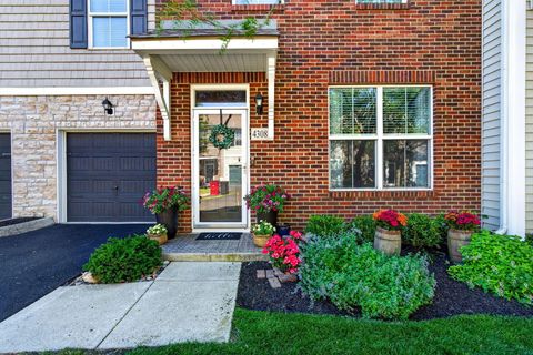 Photo of 4308 Sunninghill Drive 25 #25, Grove City, OH 43123 (MLS # 226023752)