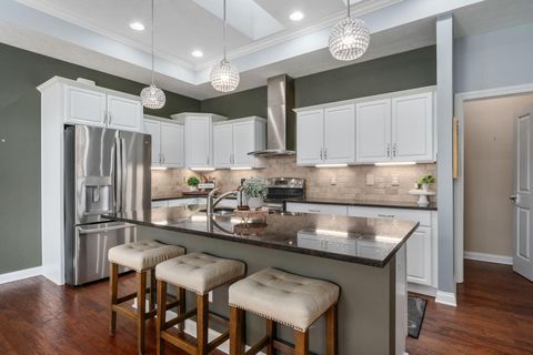 Photo of 103 Park Knoll Place, Powell, OH 43065 (MLS # 226013341)