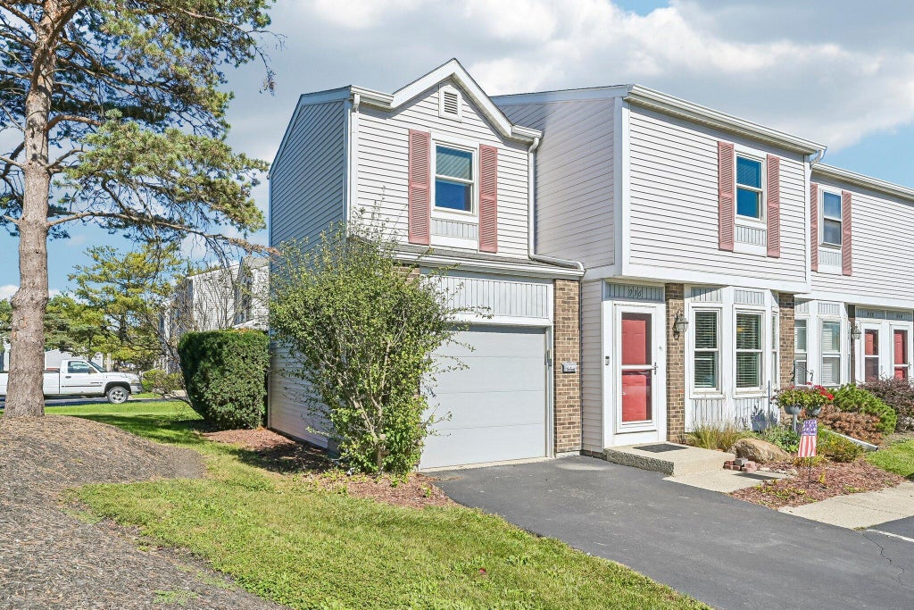 Photo of 936 Worthington Woods Boulevard, Worthington, OH 43085 (MLS # 226040474)