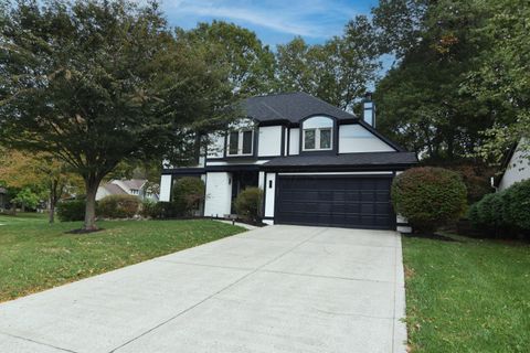 Photo of 990 Venetian Way, Columbus, OH 43230 (MLS # 226011769)