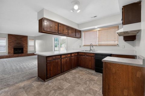 Tiny photo for 636 E Schrock Road, Westerville, OH 43081 (MLS # 225046229)