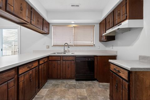 Tiny photo for 636 E Schrock Road, Westerville, OH 43081 (MLS # 225046229)