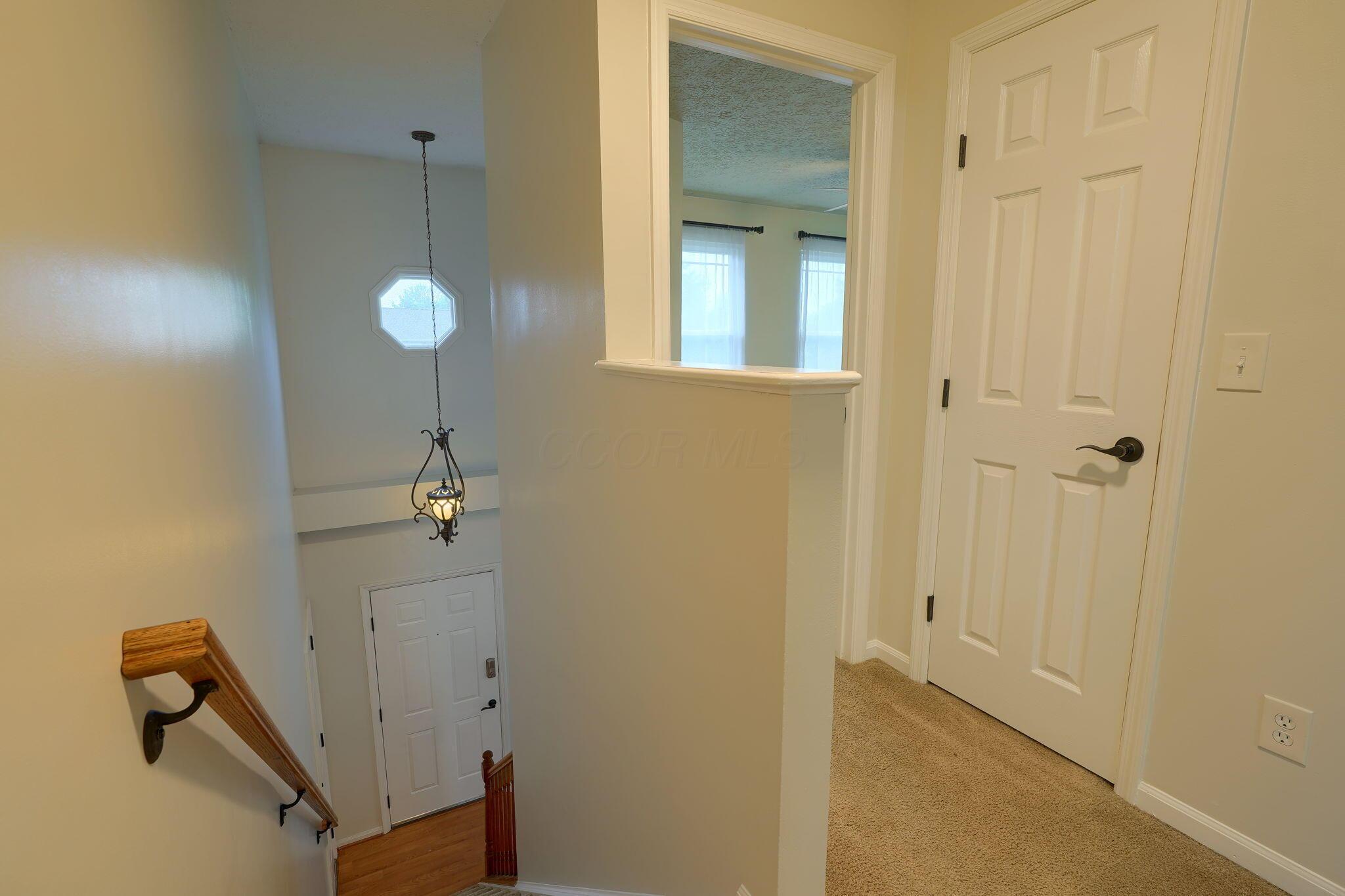 482 Warwick Lane, Pickerington, Ohio image 17