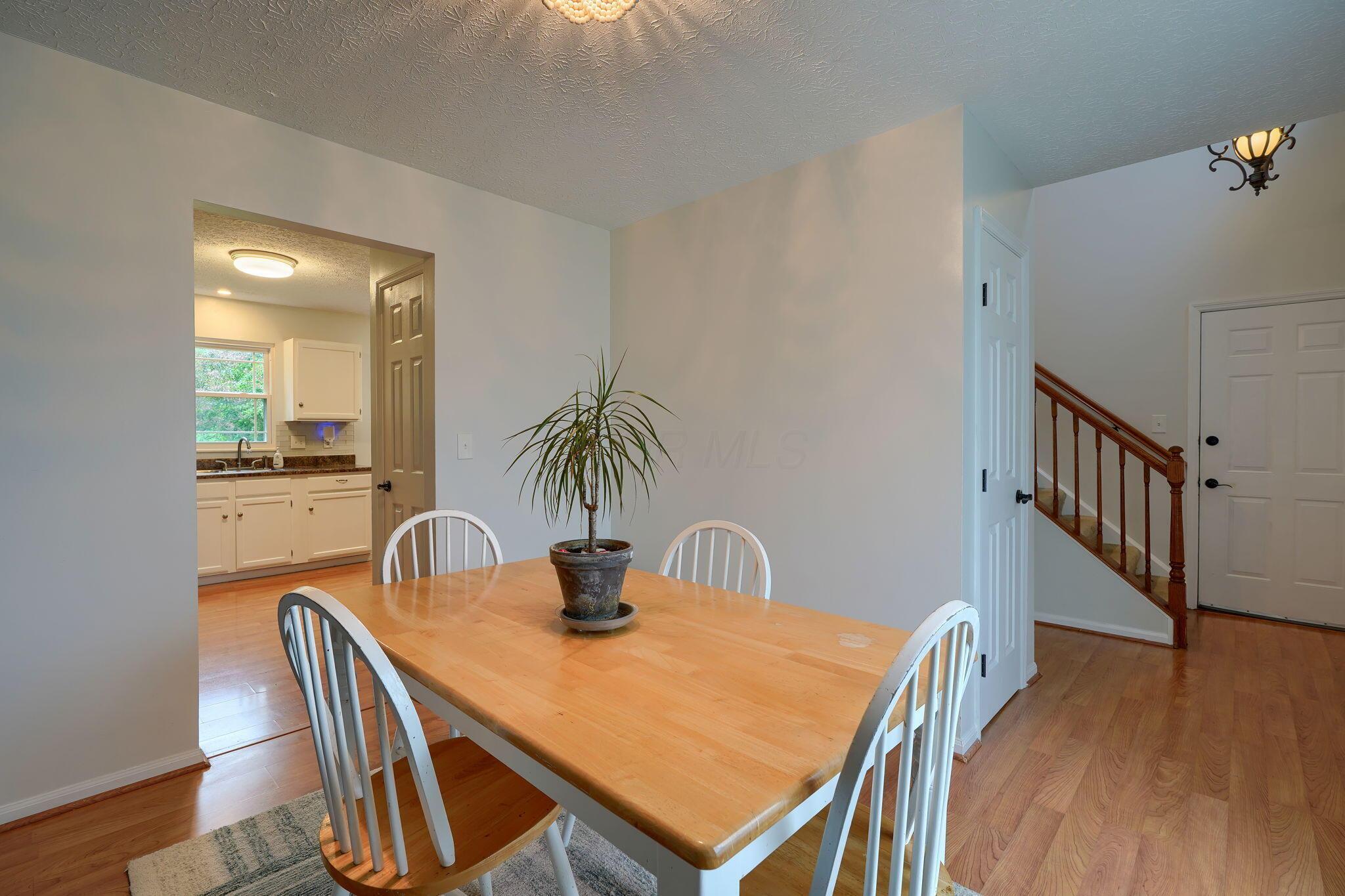 482 Warwick Lane, Pickerington, Ohio image 13