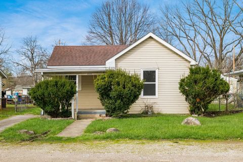 Photo of 2805 Baughman Avenue, Columbus, OH 43211 (MLS # 226009147)