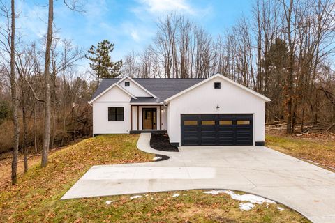 Tiny photo for 210 Woodlawn Circle LOT #435, Howard, OH 43028 (MLS # 225046219)