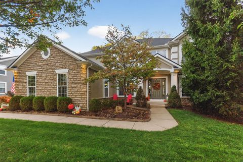 Photo of 5844 Dunheath Loop, Dublin, OH 43016 (MLS # 225040388)