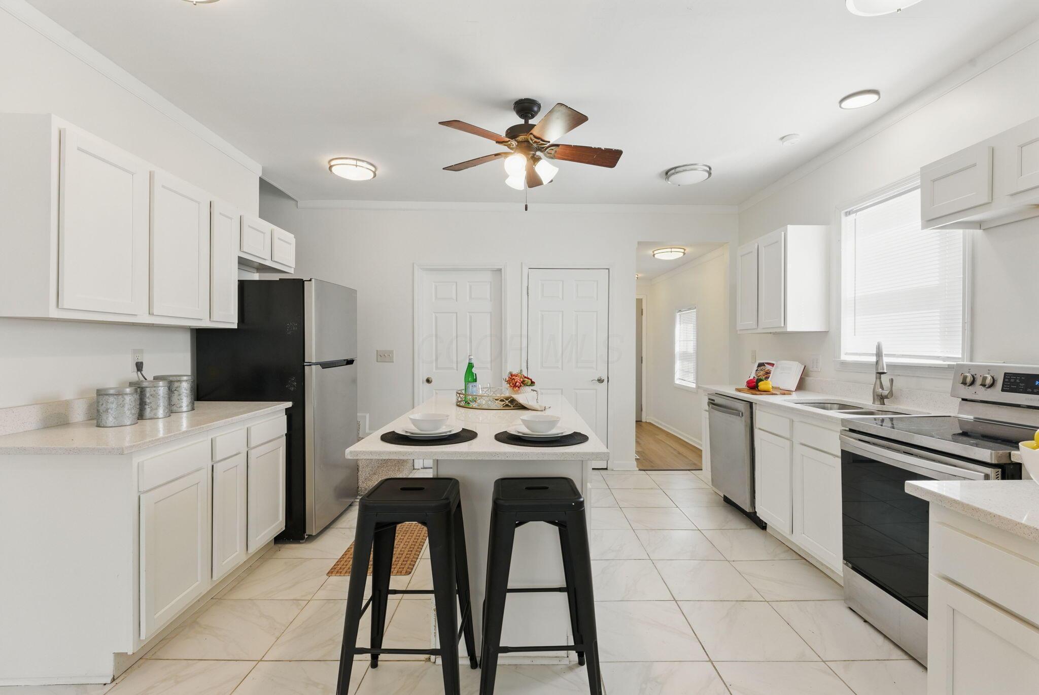 1122 Maplewood Road, Columbus, Ohio image 8