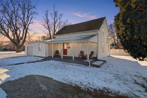 Photo of 102 Adamson Street, Mount Vernon, OH 43050 (MLS # 226002084)