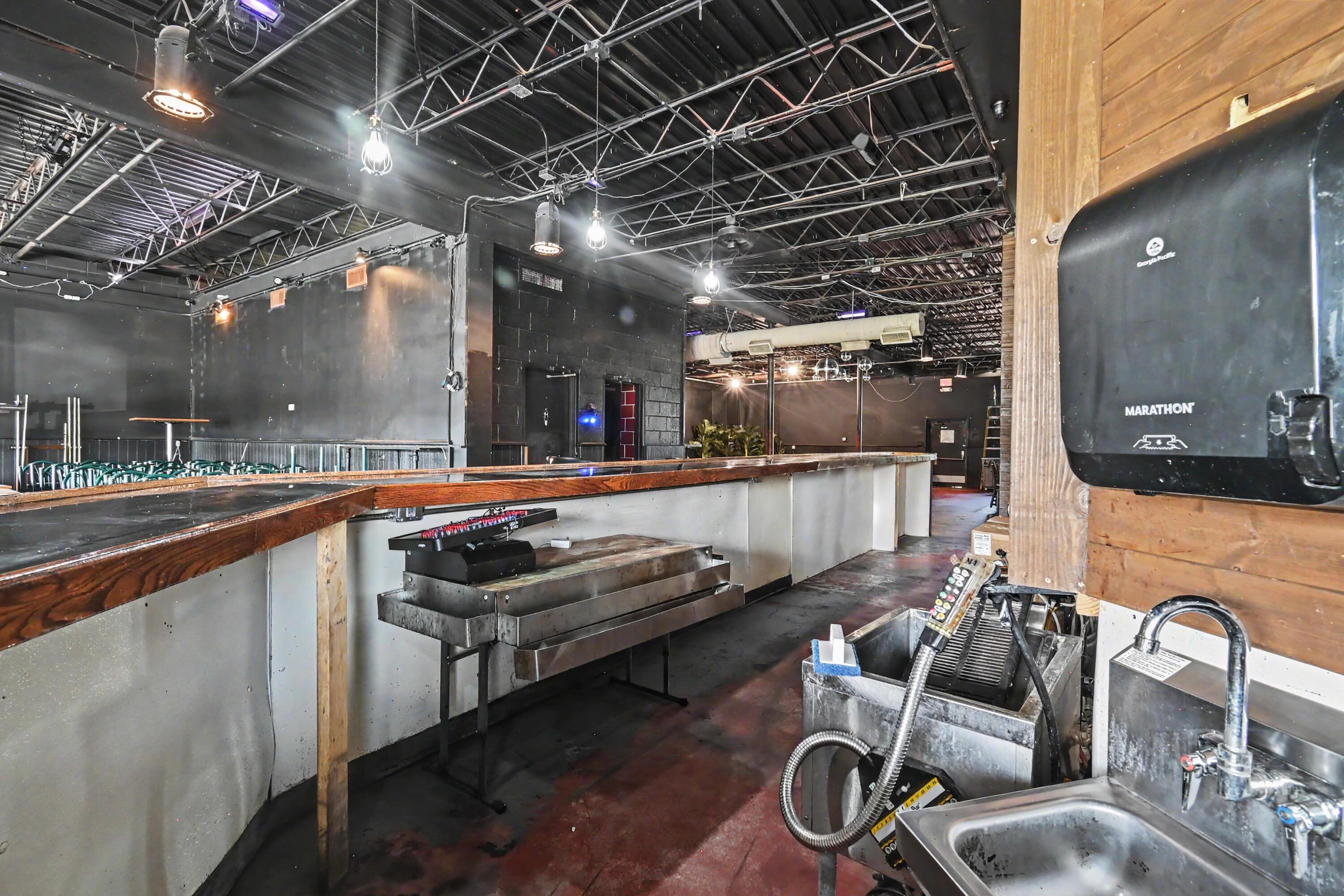 1400 W 4th Street