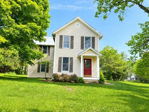 Photo of 401 E Brooklyn Street, Gambier, OH 43022 (MLS # 226017481)