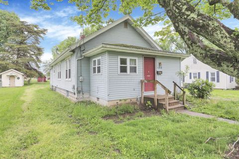 Photo of 132 N Westmoor Avenue, Newark, OH 43055 (MLS # 226014650)