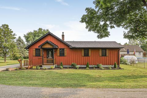 Photo of 47 E Oak Street, Canal Winchester, OH 43110 (MLS # 226026488)