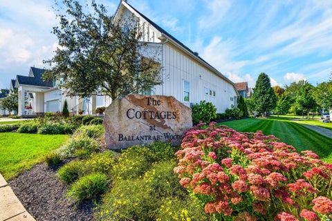 Tiny photo for 7070 Inchcape Lane 3 #3, Dublin, OH 43016 (MLS # 226035308)