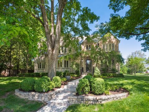 Photo of 1920 Edgemont Road, Upper Arlington, OH 43212 (MLS # 226017882)