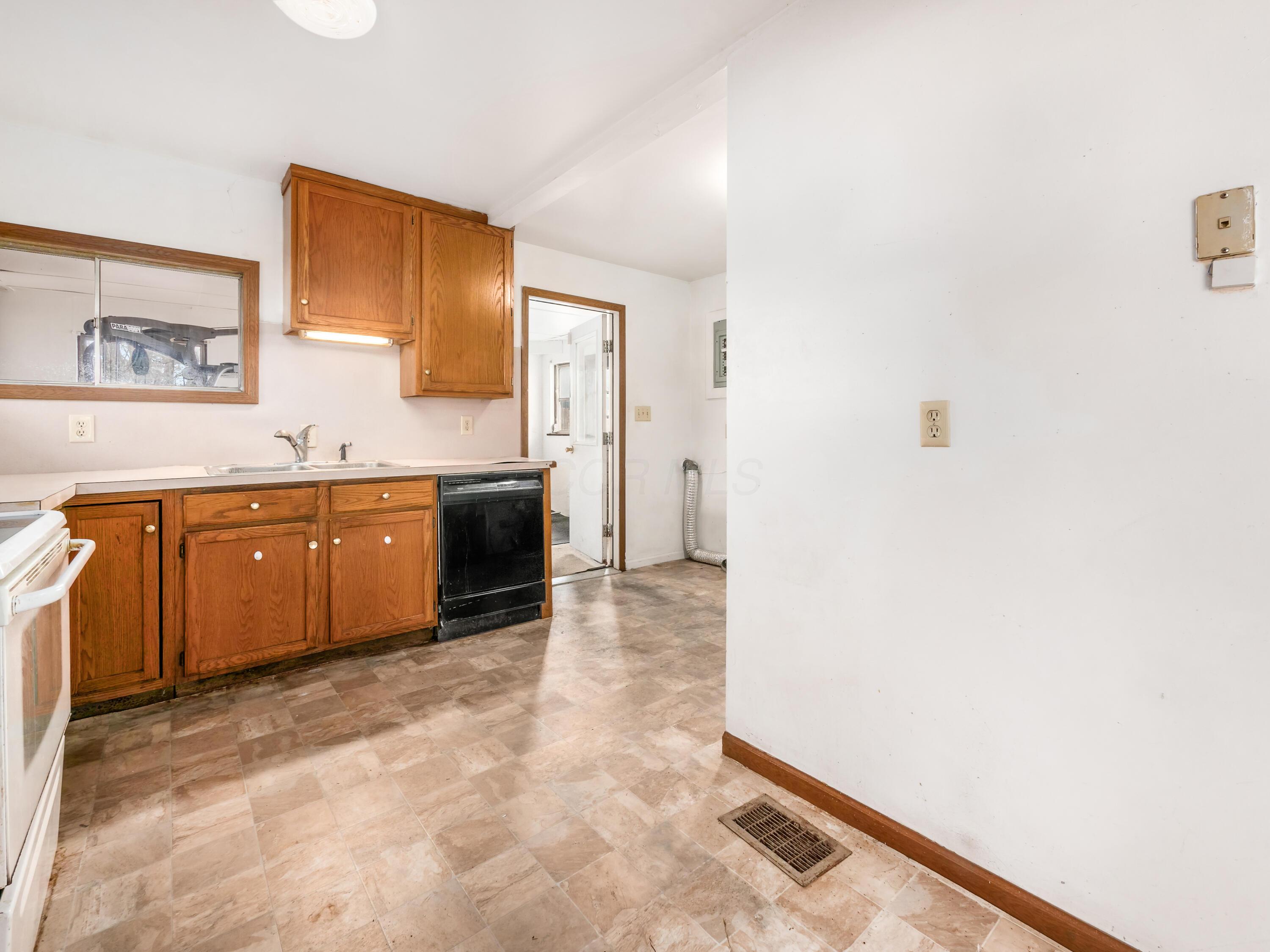 936 Elaine Road, Columbus, Ohio image 6