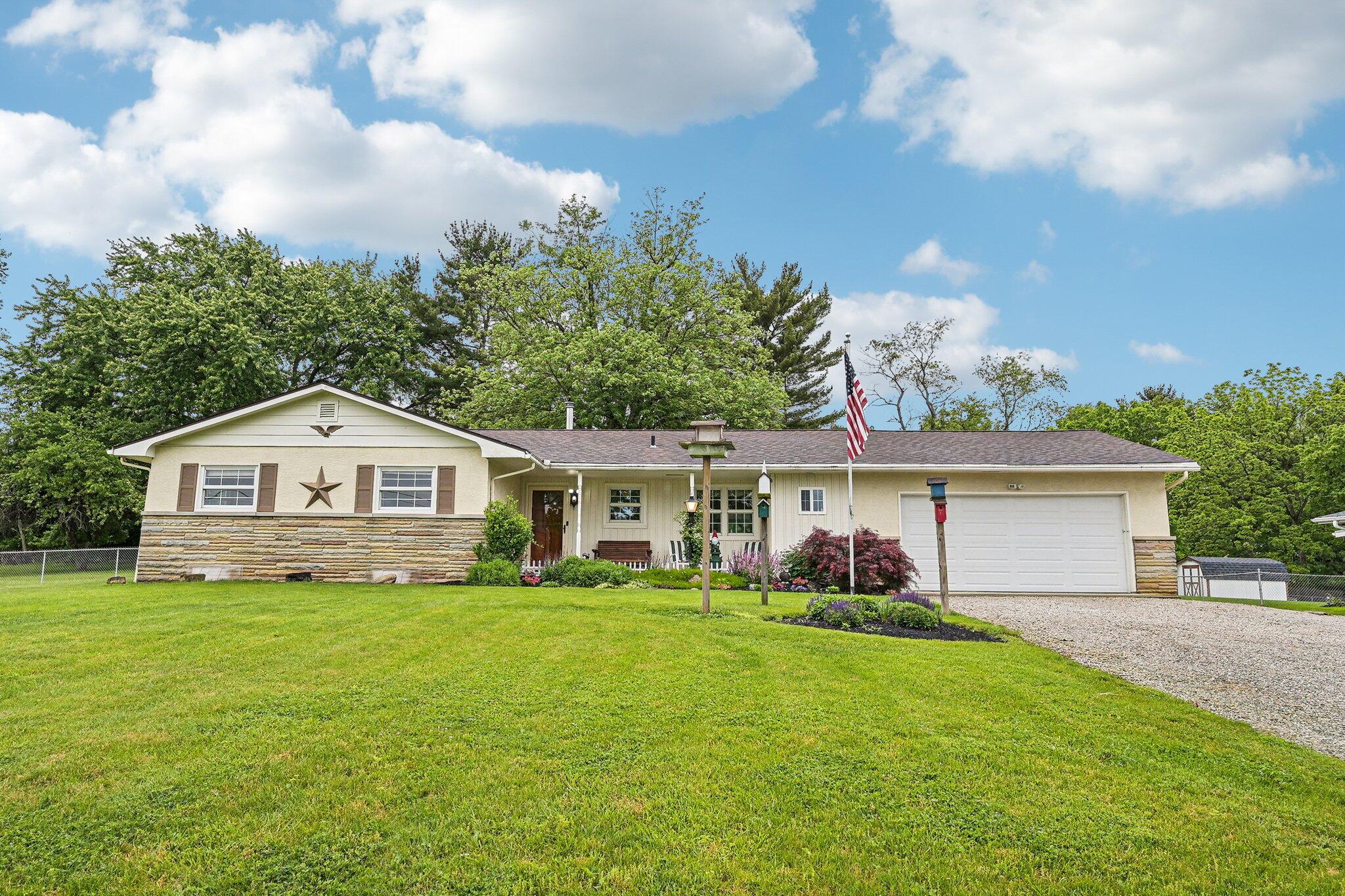 2067 Sheridan Drive, Lancaster, Ohio image 2