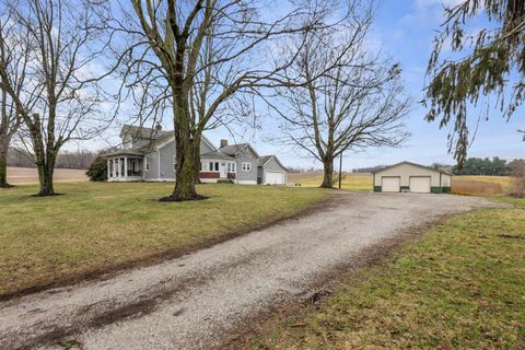 Photo of 4640 Chillicothe Lancaster Road SW, Lancaster, OH 43130 (MLS # 226006526)