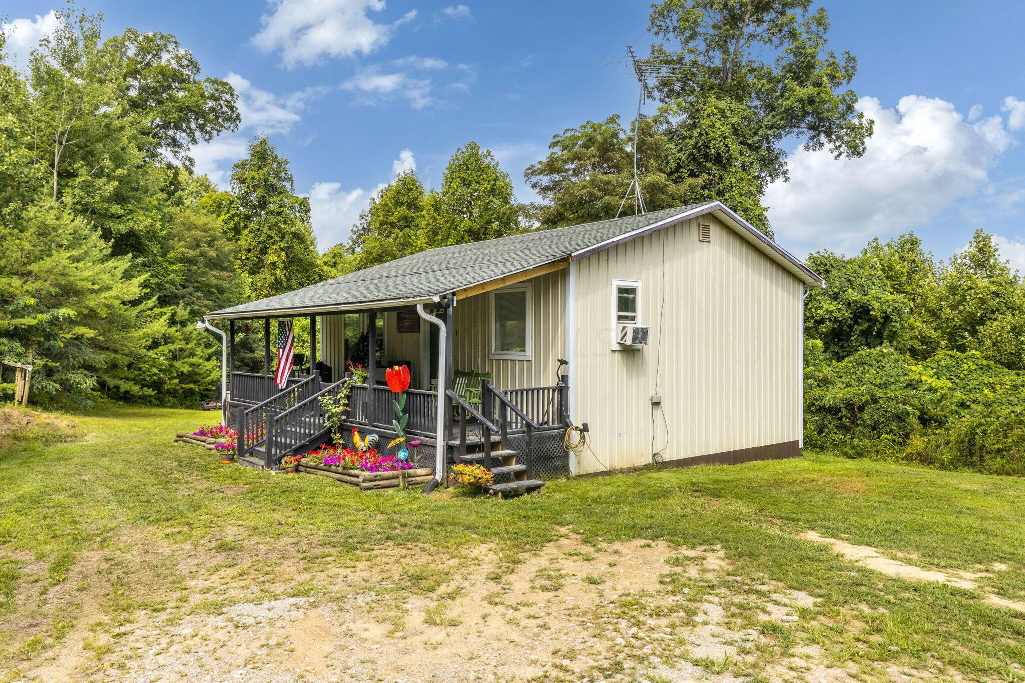 13207 Clapper Hollow Road, Rockbridge, Ohio image 1