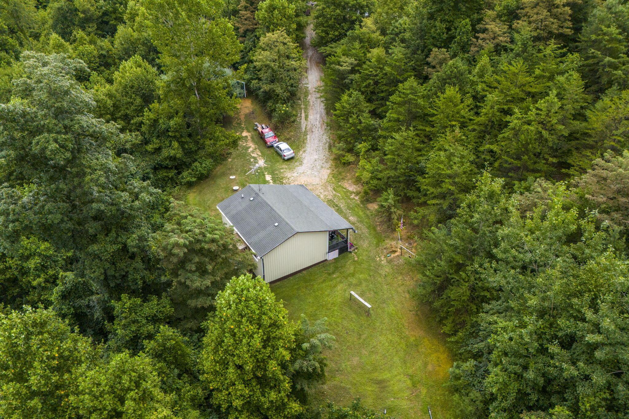 13207 Clapper Hollow Road, Rockbridge, Ohio image 35