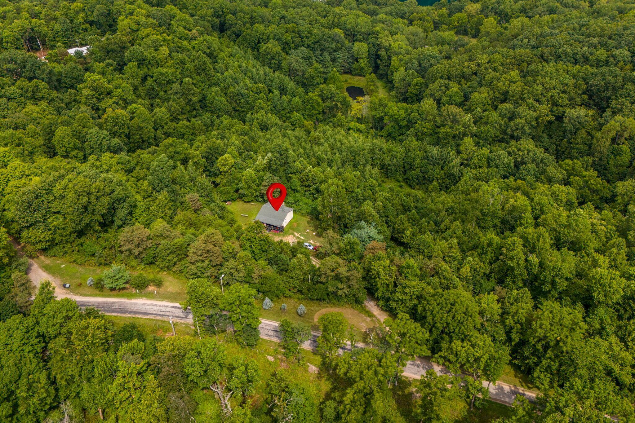 13207 Clapper Hollow Road, Rockbridge, Ohio image 3