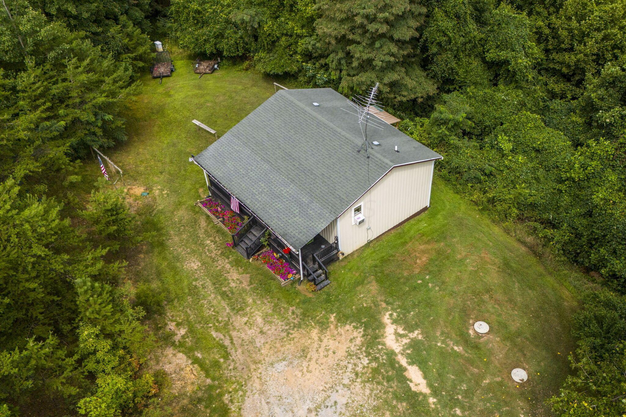 13207 Clapper Hollow Road, Rockbridge, Ohio image 34