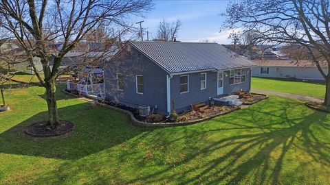 Homes For Sale - 204 S Richards Street<br/> Knox County, Danville, OH 43014