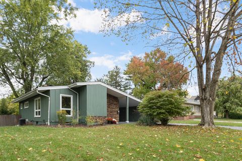 Photo of 2370 Zollinger Road, Columbus, OH 43221 (MLS # 225039428)