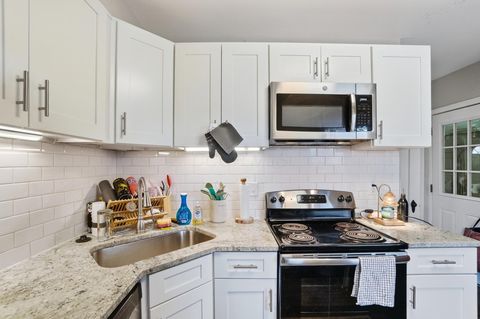 Tiny photo for 1845 Hess Boulevard, Columbus, OH 43212 (MLS # 226006954)