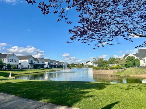 Tiny photo for 6323 Lakeview Drive W 5 #5, Grove City, OH 43123 (MLS # 226014308)