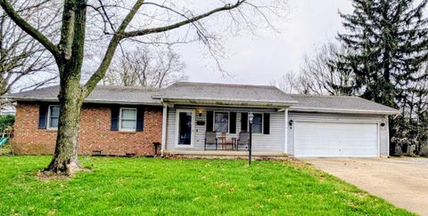 Photo of 687 W Elm Street, Washington Court House, OH 43160 (MLS # 226009521)