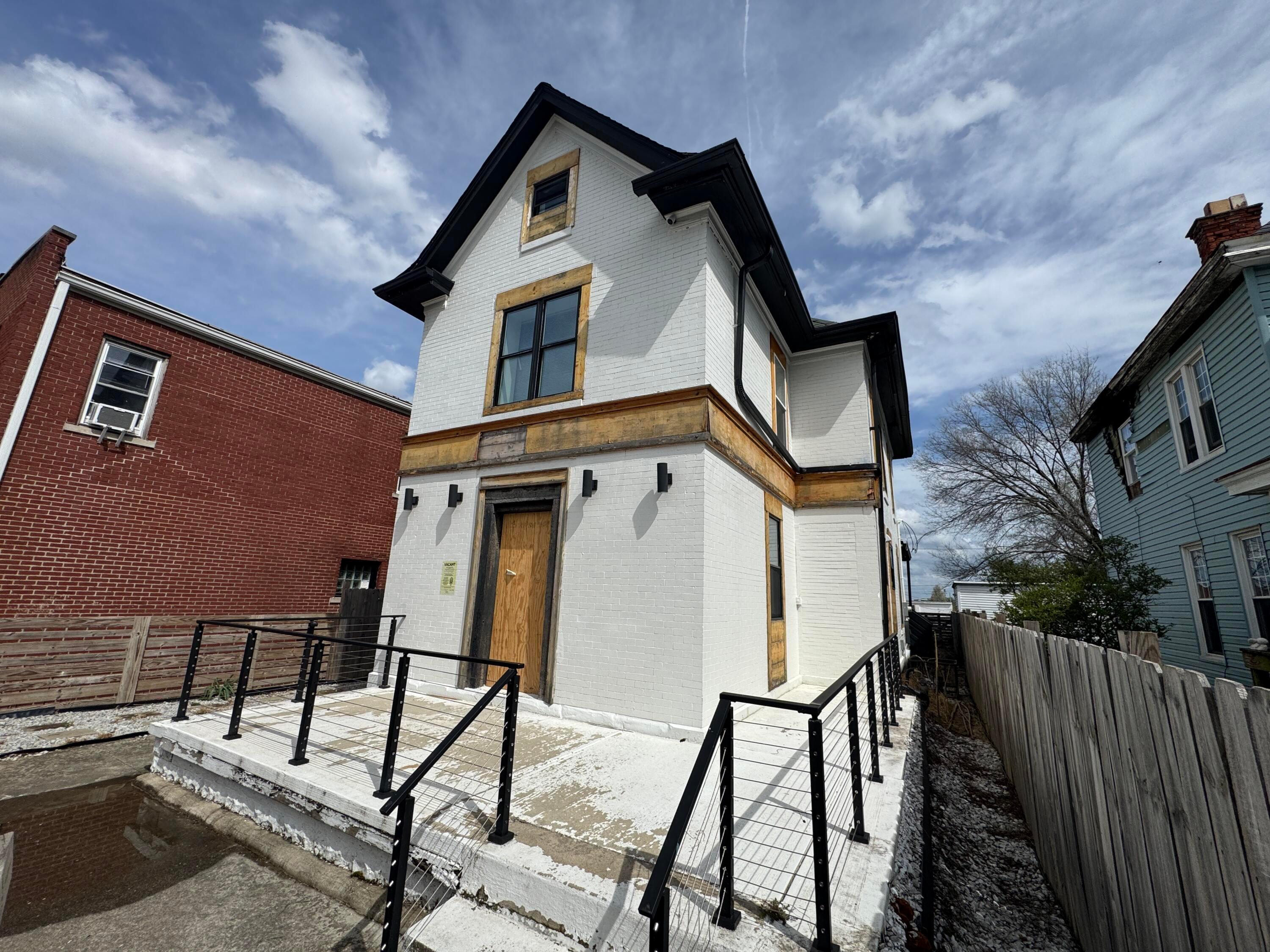 856 Ellsworth Avenue