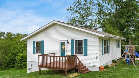 Photo of 1003 W Wabash Avenue, Zanesville, OH 43701 (MLS # 226018794)