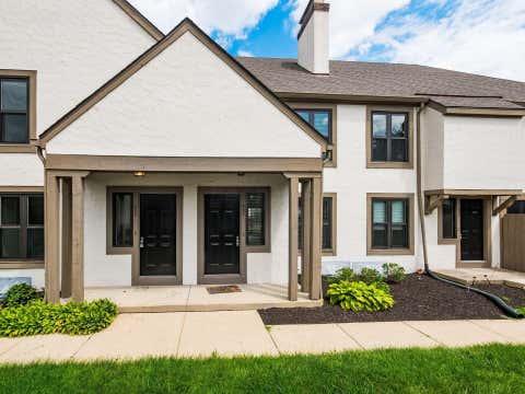 Photo of 428 Edinburgh Road, Dublin, OH 43017 (MLS # 226028880)