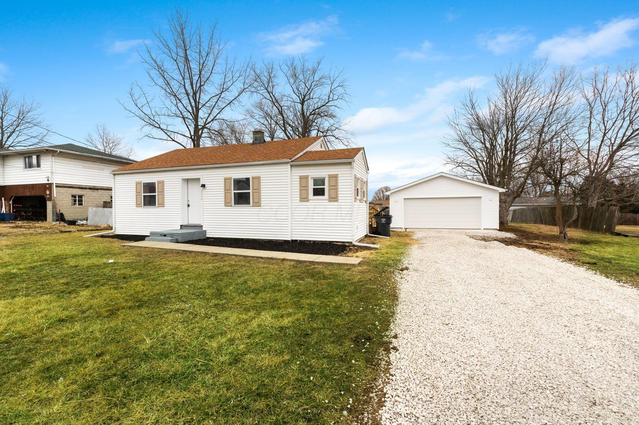 2350 Nedra Street, Grove City, Ohio image 2
