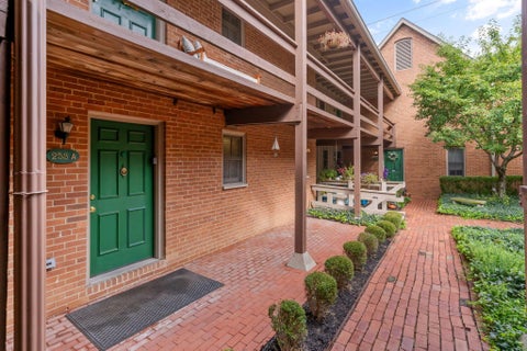 Photo of 253 E Kossuth Street A #A, Columbus, OH 43206 (MLS # 226035997)