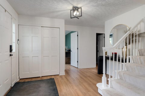 Tiny photo for 317 Wheaton Court, Columbus, OH 43235 (MLS # 226036186)