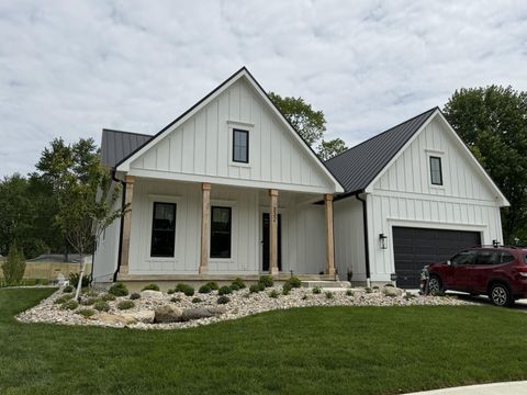 Photo of 332 Myrtle Drive, Westerville, OH 43081 (MLS # 226018103)