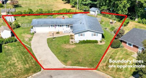 Photo of 440 Reverie Place, Newark, OH 43055 (MLS # 225036948)