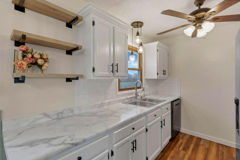 Tiny photo for 1825 Zimmer Street, Lancaster, OH 43130 (MLS # 226007348)