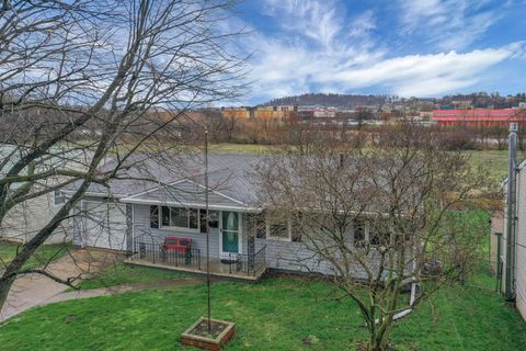 Tiny photo for 1825 Zimmer Street, Lancaster, OH 43130 (MLS # 226007348)