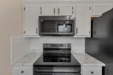 Tiny photo for 1825 Zimmer Street, Lancaster, OH 43130 (MLS # 226007348)